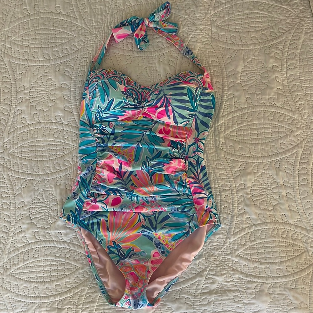NWOT Lilly Pulitzer bathing suit. Size 4